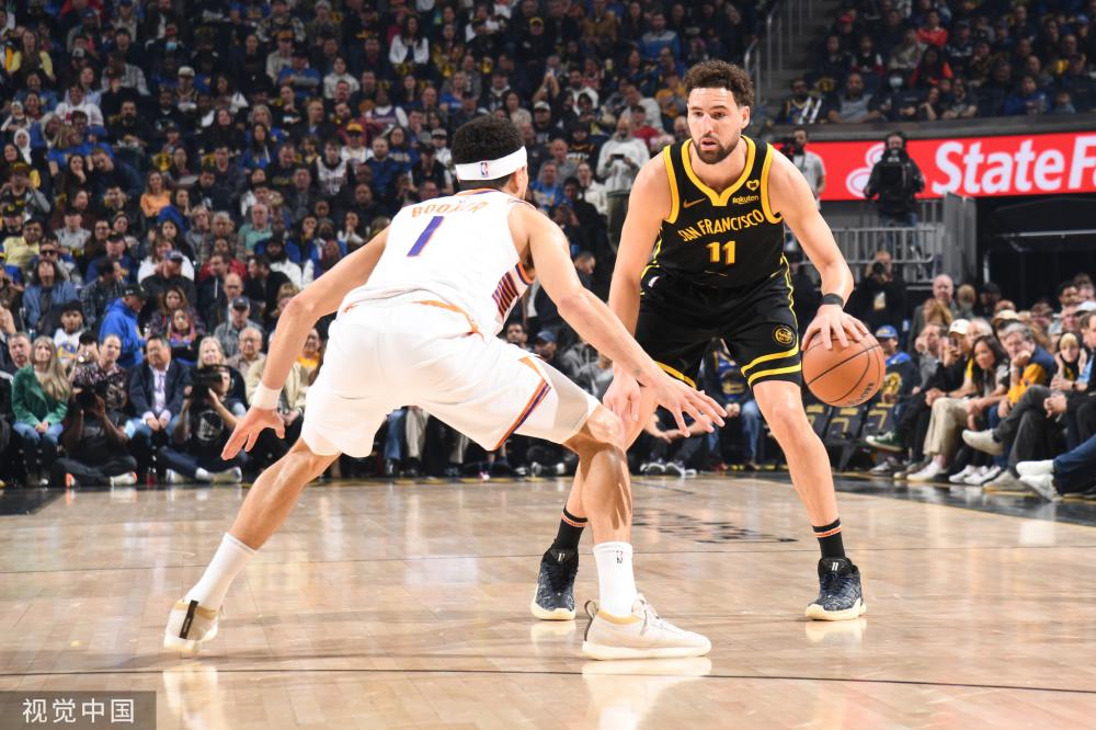 经历紧张的 经历紧张的